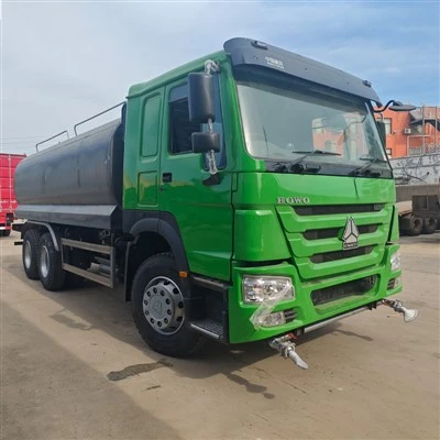 Howo 6x4 Water Bowser Truck Diesel Engine ar gyfer Dyfrhau